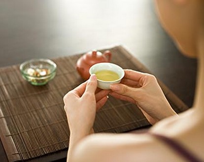女人喝茶有讲究 选对时间助养生